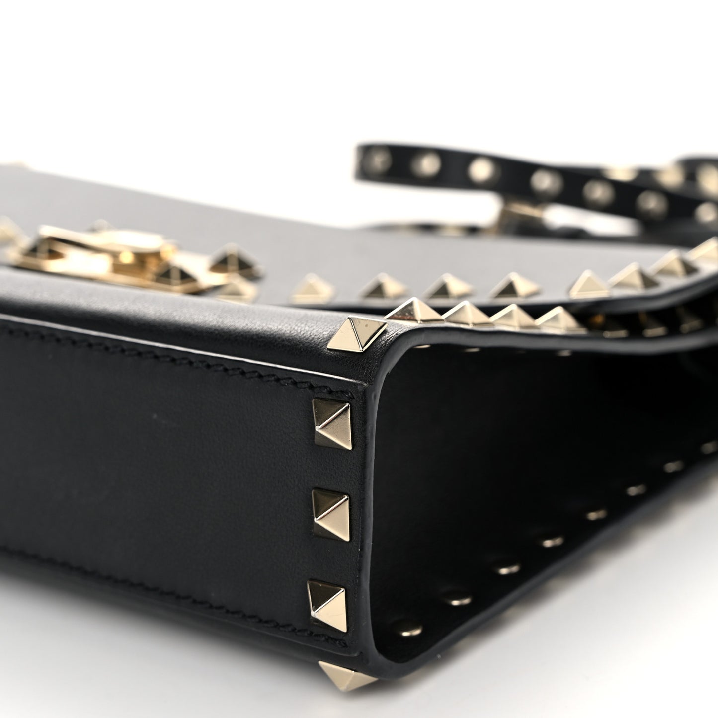 Vitello Medium Rockstud Flip Lock Crossbody Bag Black