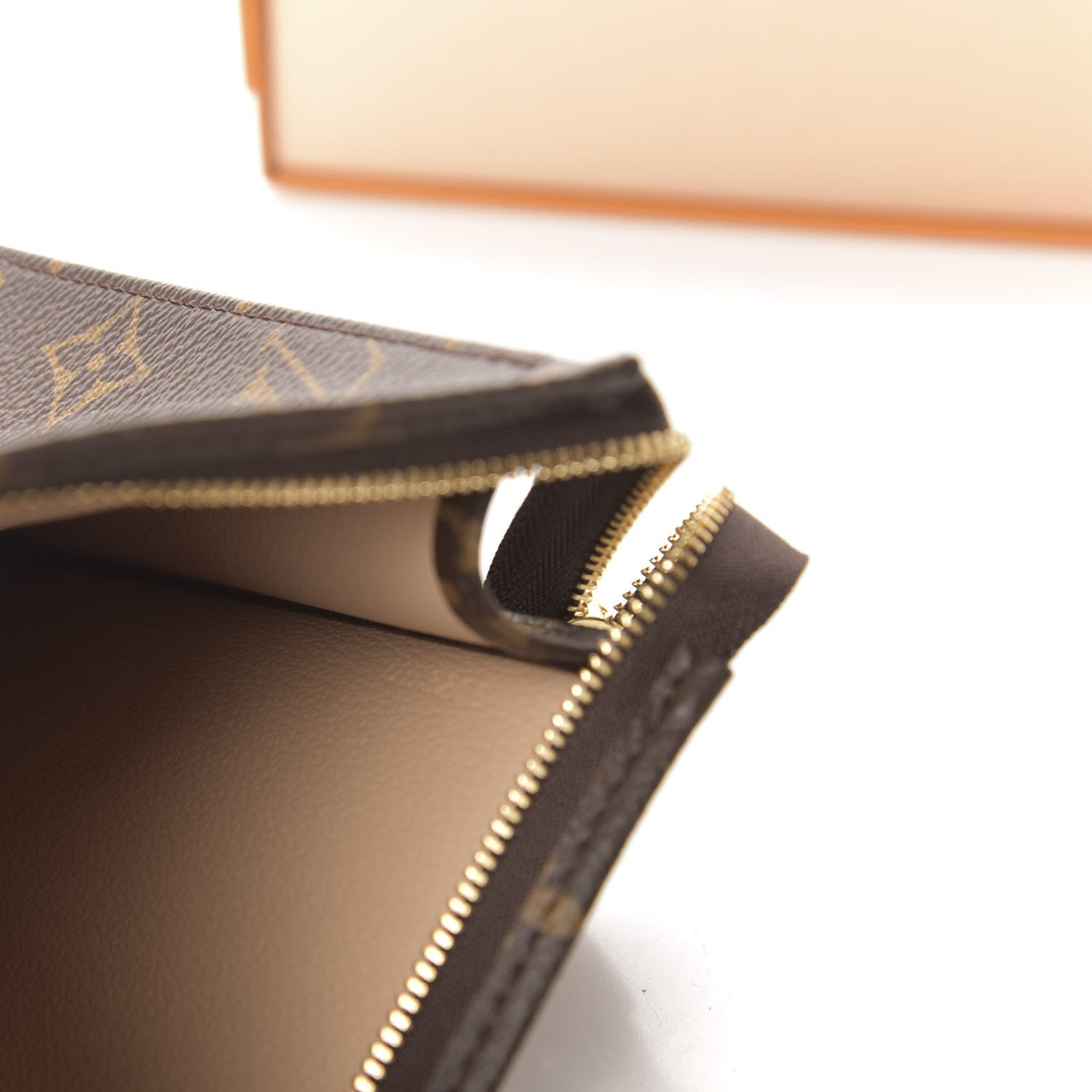 Louis Vuitton Monogram Toiletry Pouch 19 6 of 8