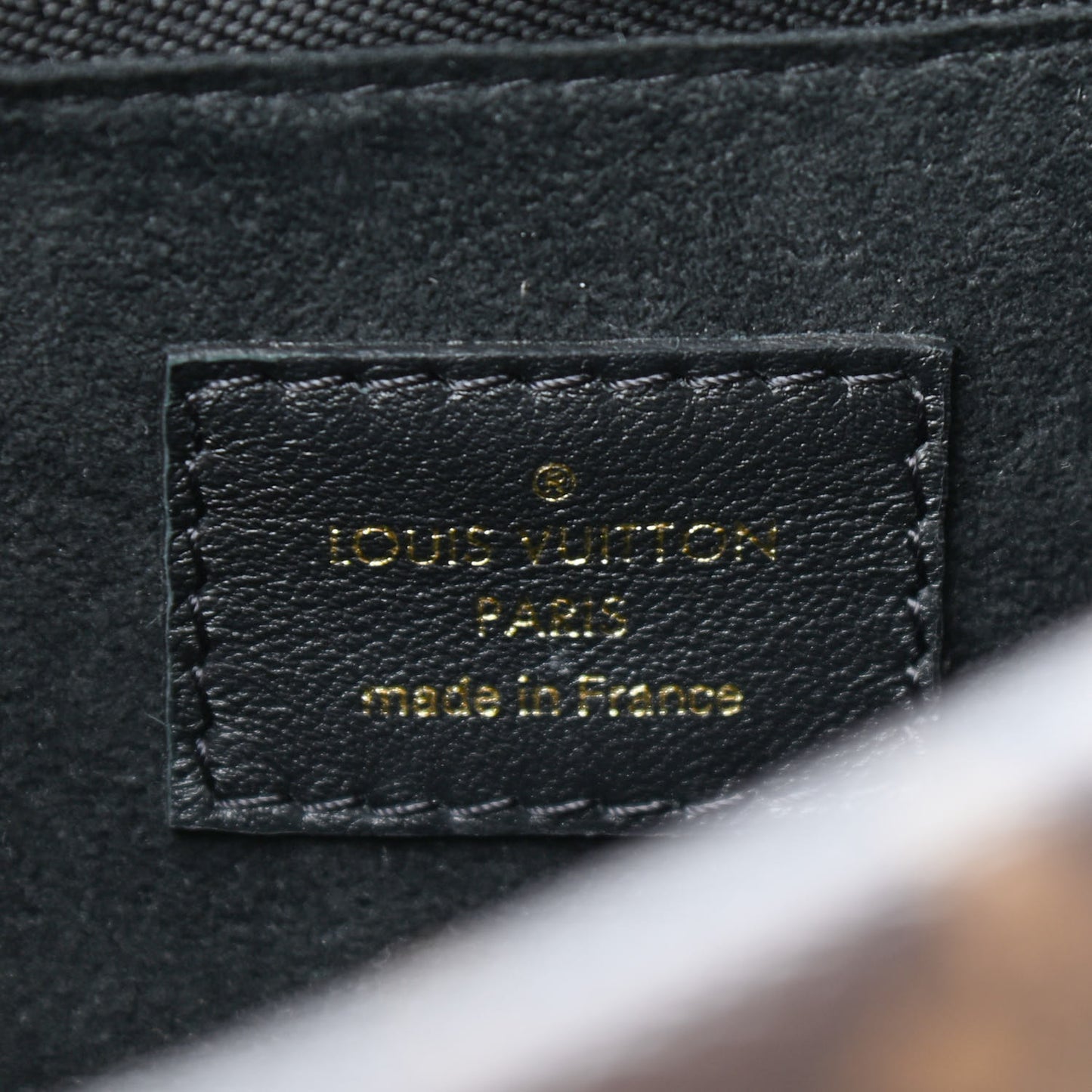 Monogram Double V Black