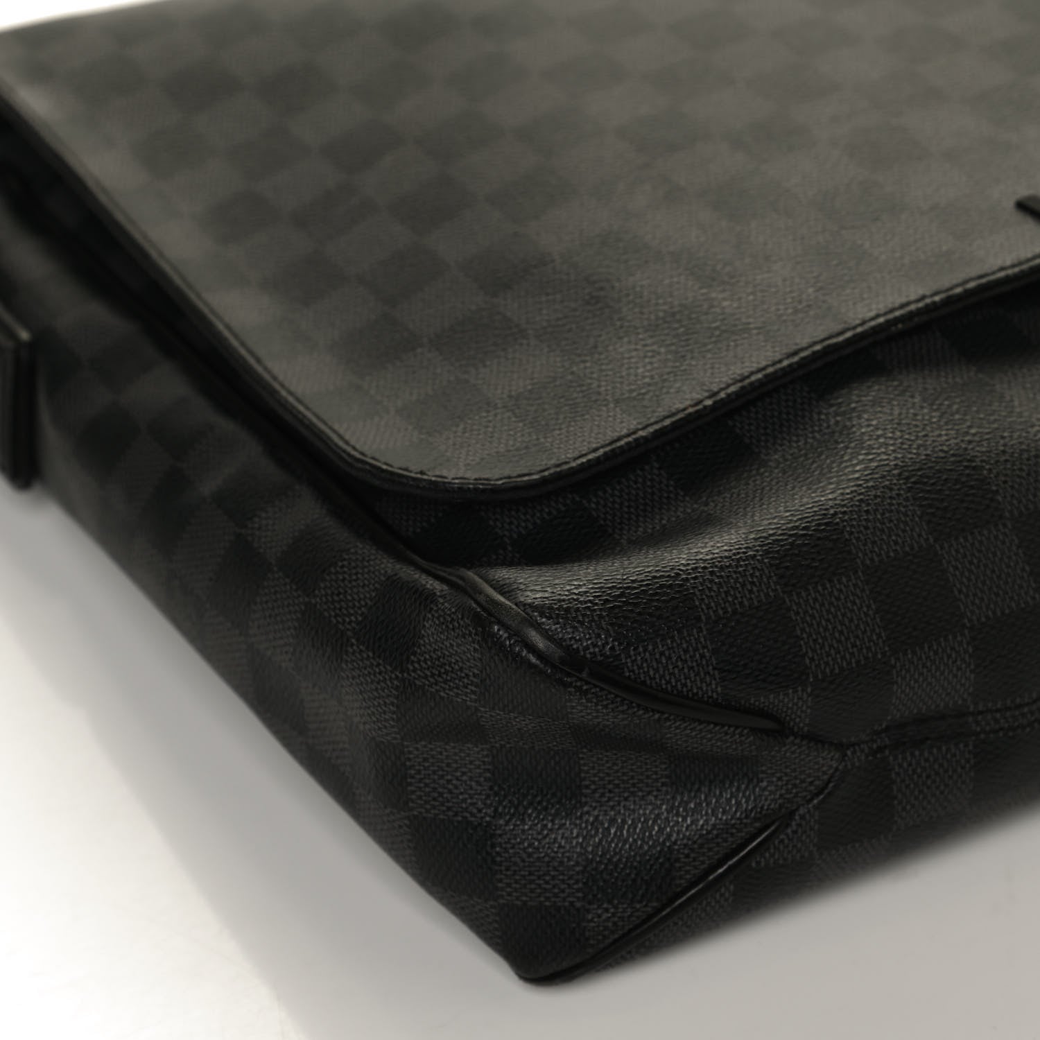 Louis Vuitton Damier Graphite District GM 13 of 16