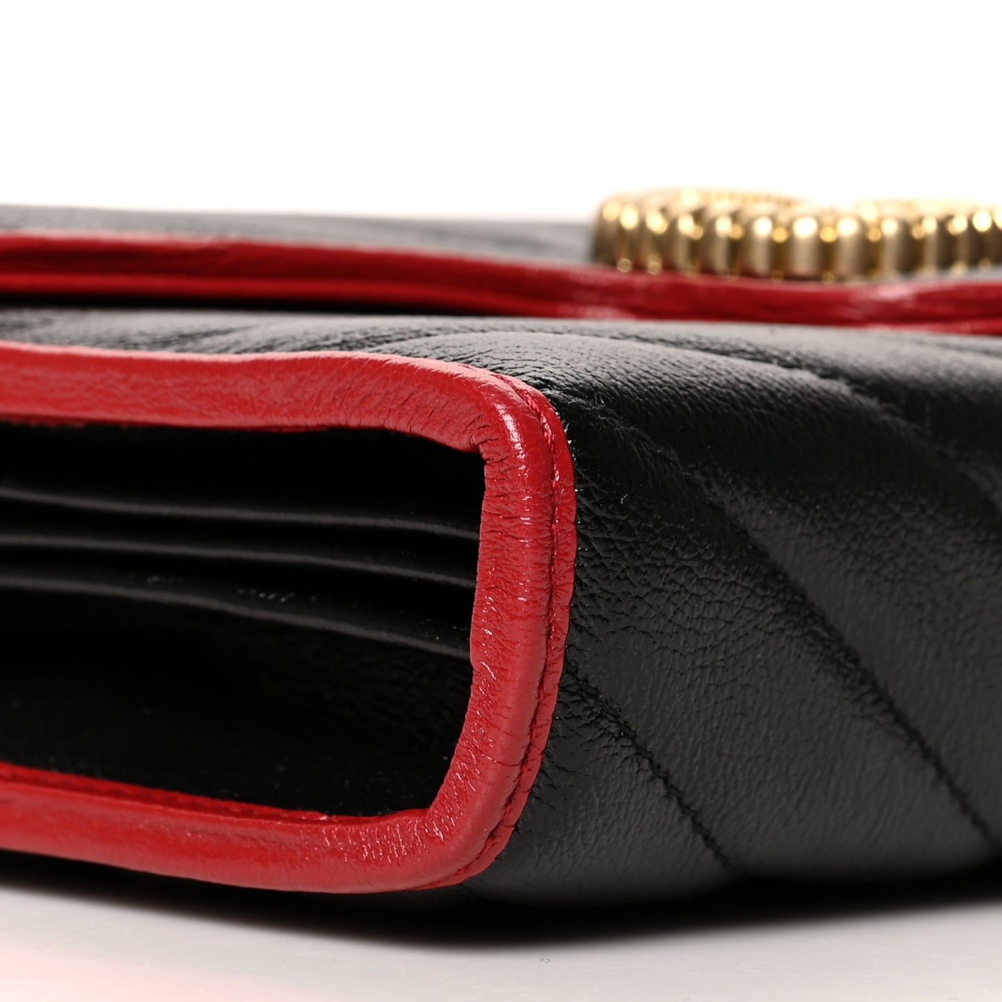 Vintage Effect Calfskin Matelasse Diagonal Torchon GG Marmont Chain Wallet Black Romantic Cherry