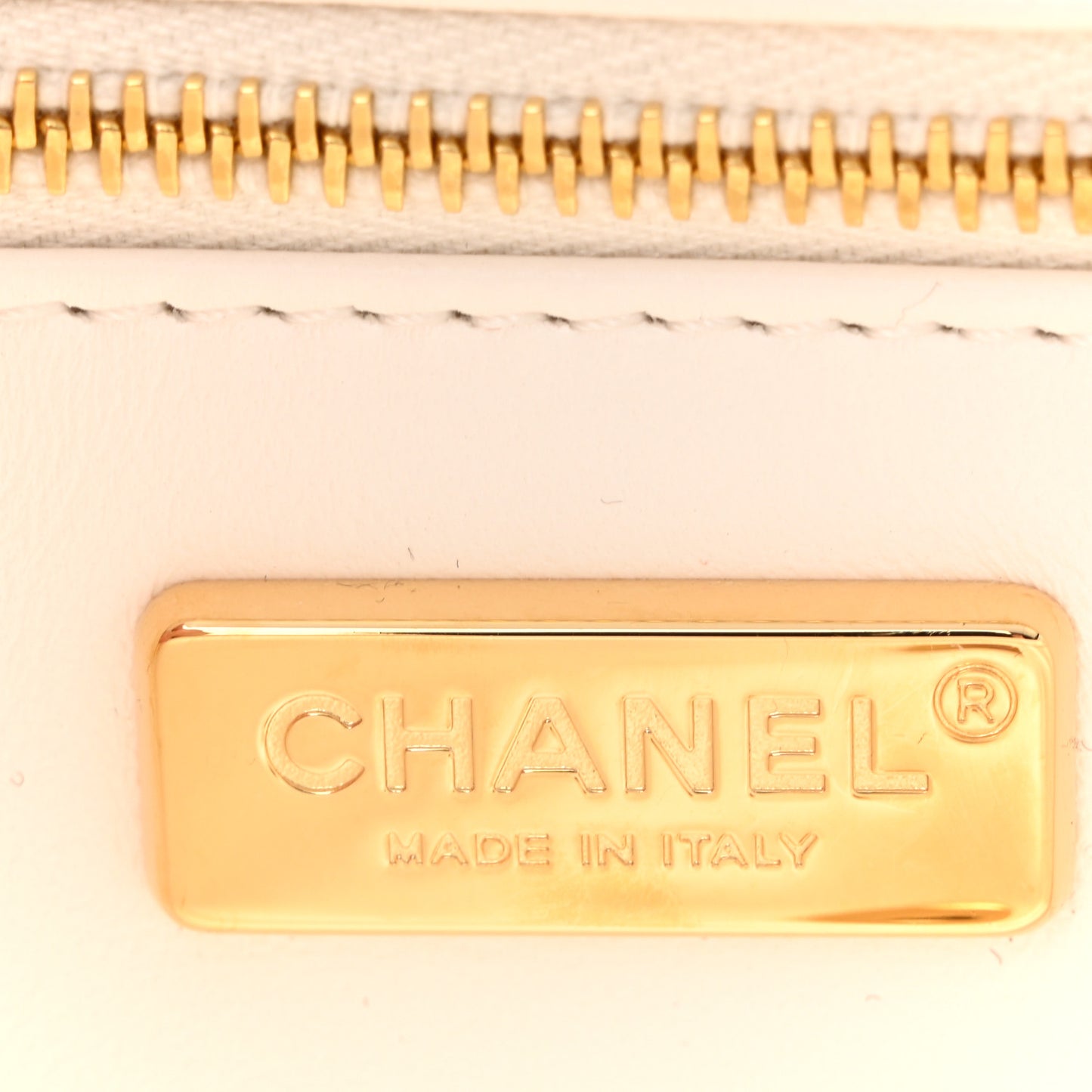 Sequin Logo CC Small Single Flap White Multicolor