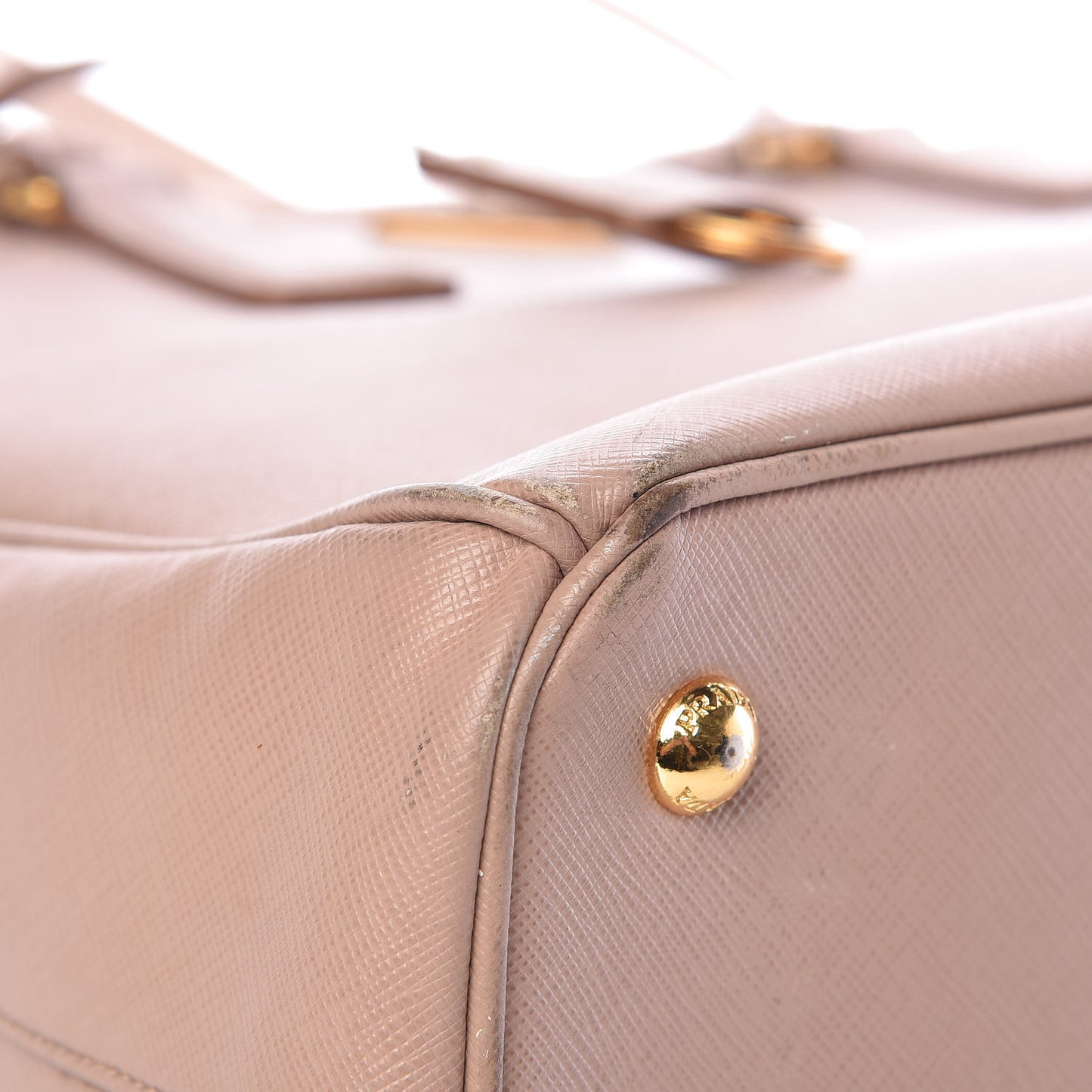 Saffiano Lux Medium Tote Cammeo