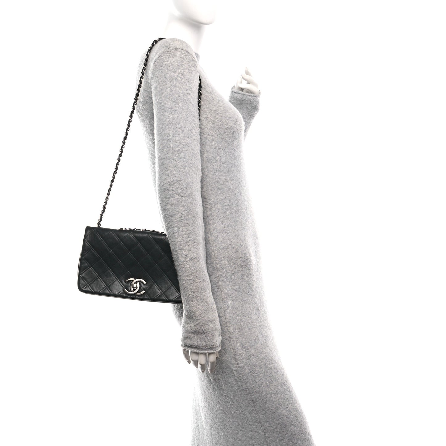 Calfskin Diamond Embossed Medium New Chic Flap Black