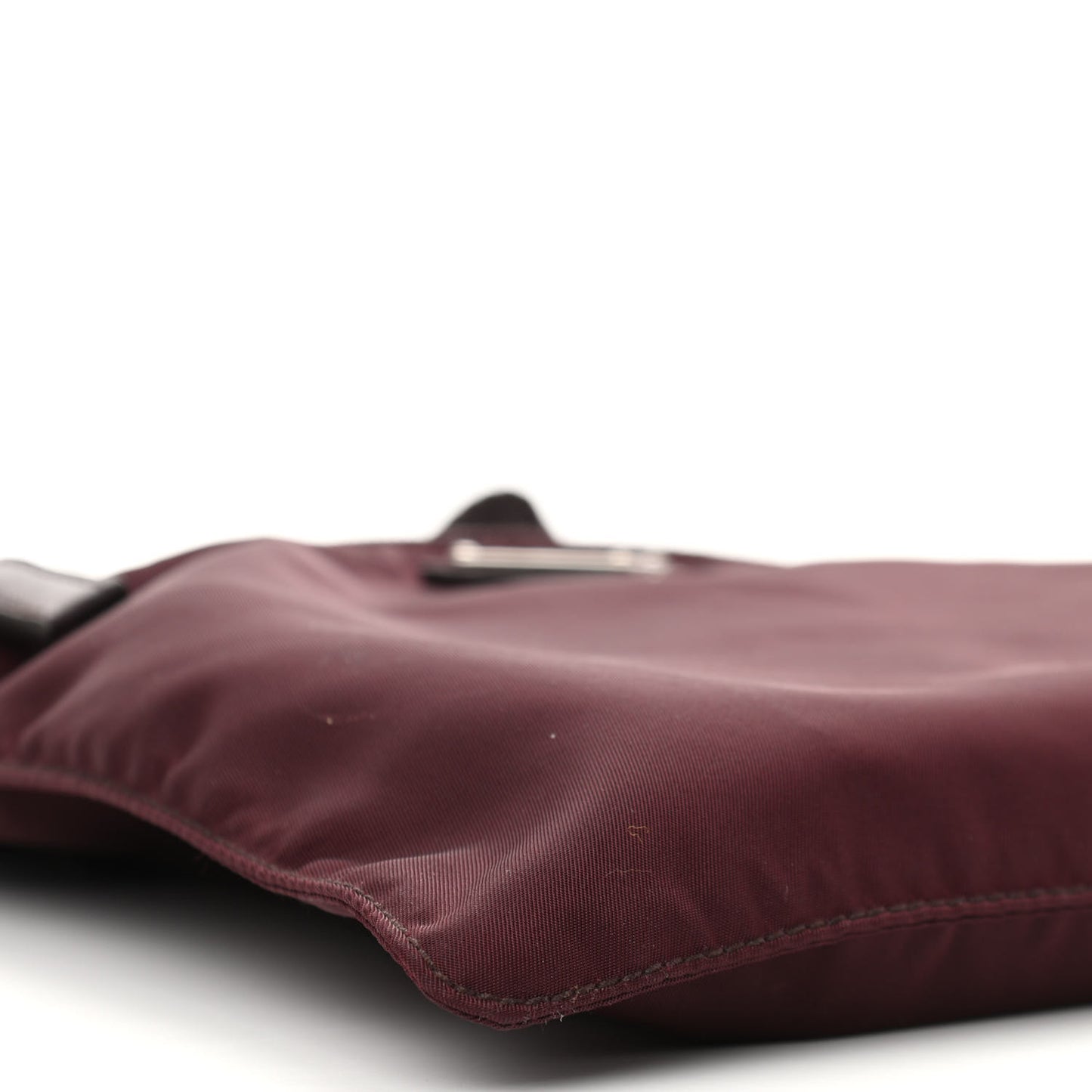 Tessuto Nylon Small Flat Messenger Bag Granato