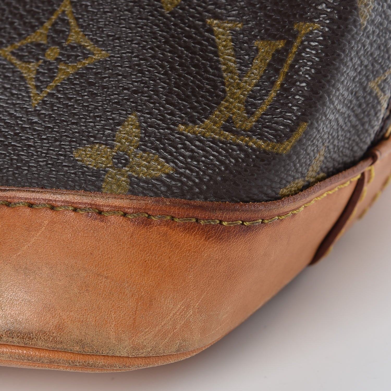 Louis Vuitton Monogram Alma PM 10 of 28