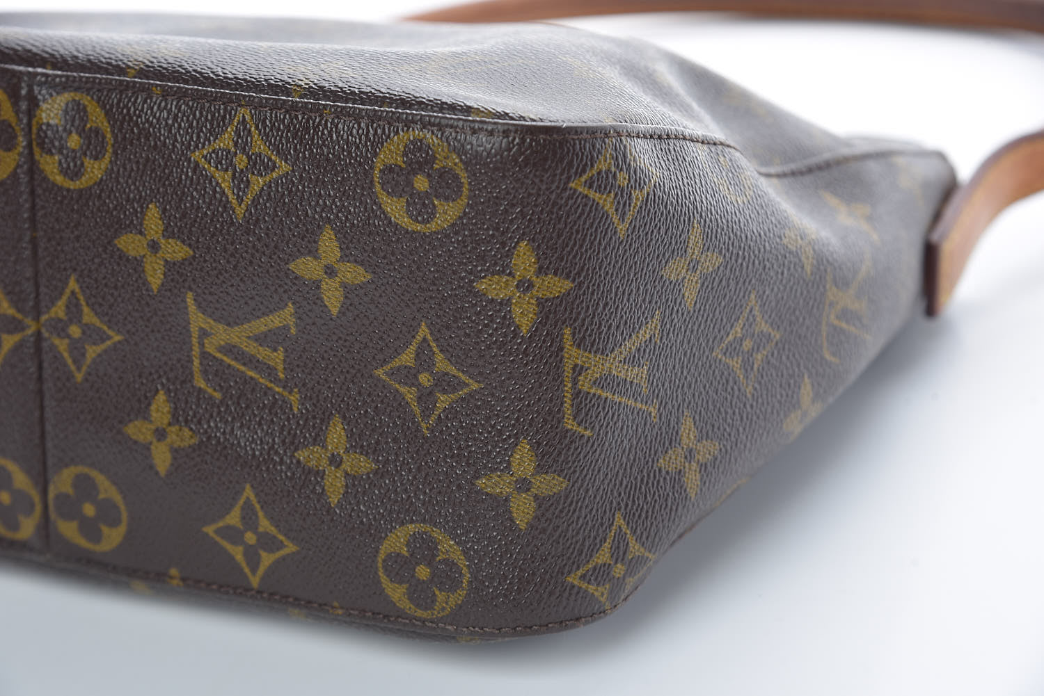 Louis Vuitton Monogram Looping MM 16 of 17