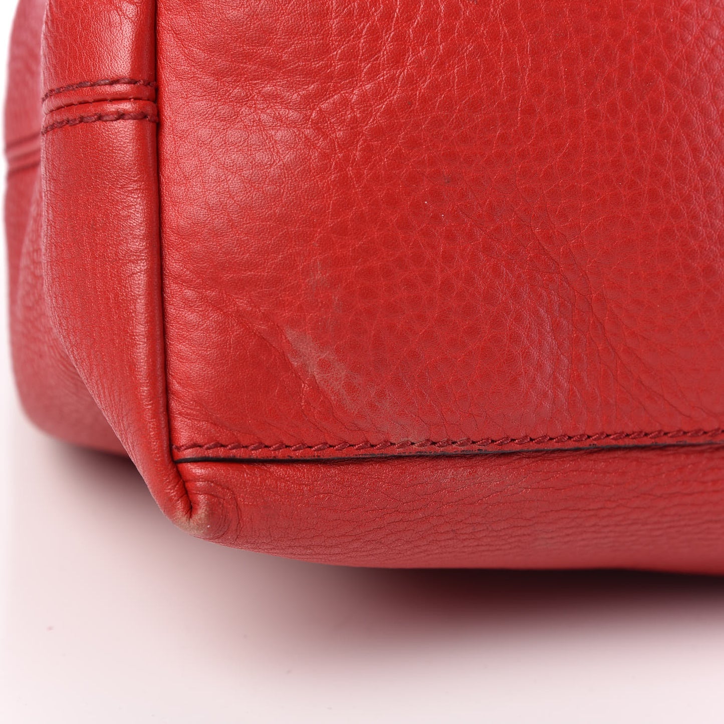 Pebbled Calfskin Medium Soho Chain Shoulder Bag Tabasco Red