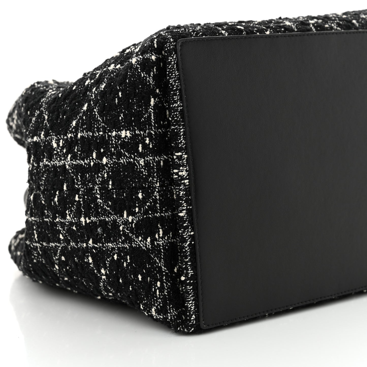 Calfskin Tweed Cannage Medium Toujours  Black White