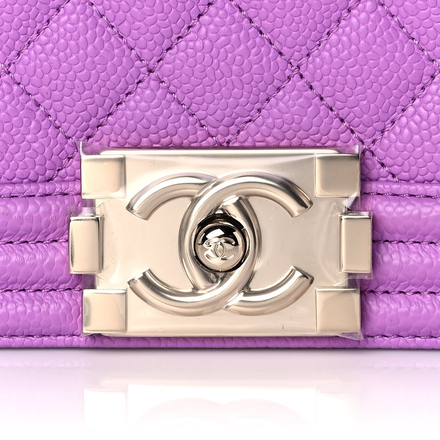 Caviar Quilted Medium Boy Flap Purple