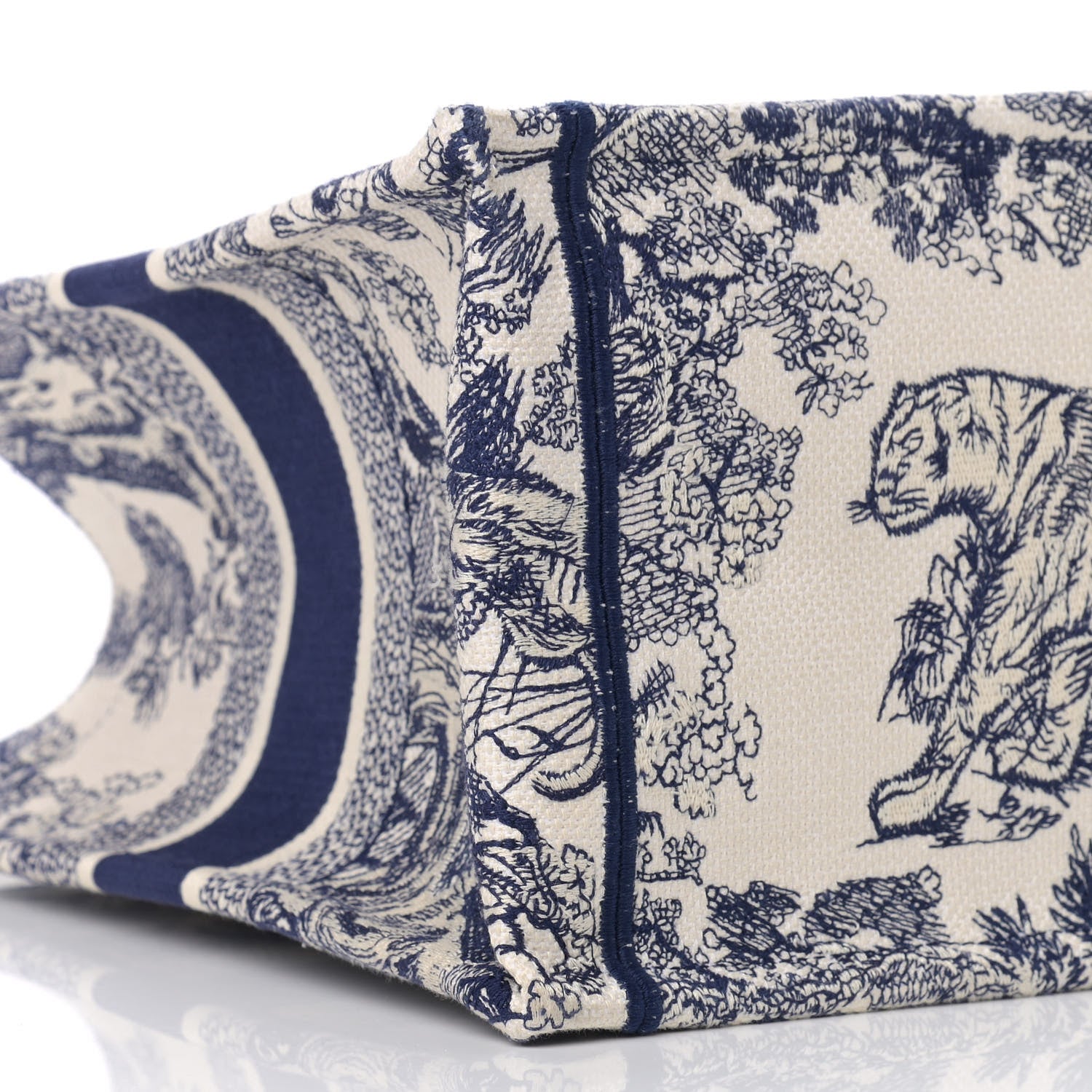 Christian Dior Canvas Embroidered Medium Dioriviera Toile De Jouy Book Tote Blue 9 of 12