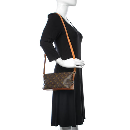 Louis Vuitton Monogram Trotteur 2 of 9