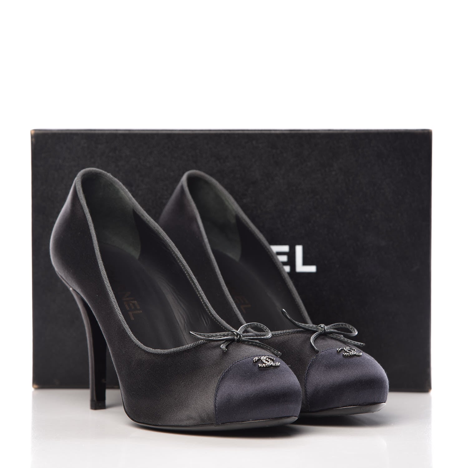 Chanel Satin Cap Toe CC Pumps 39 Gris Marine 10 of 10