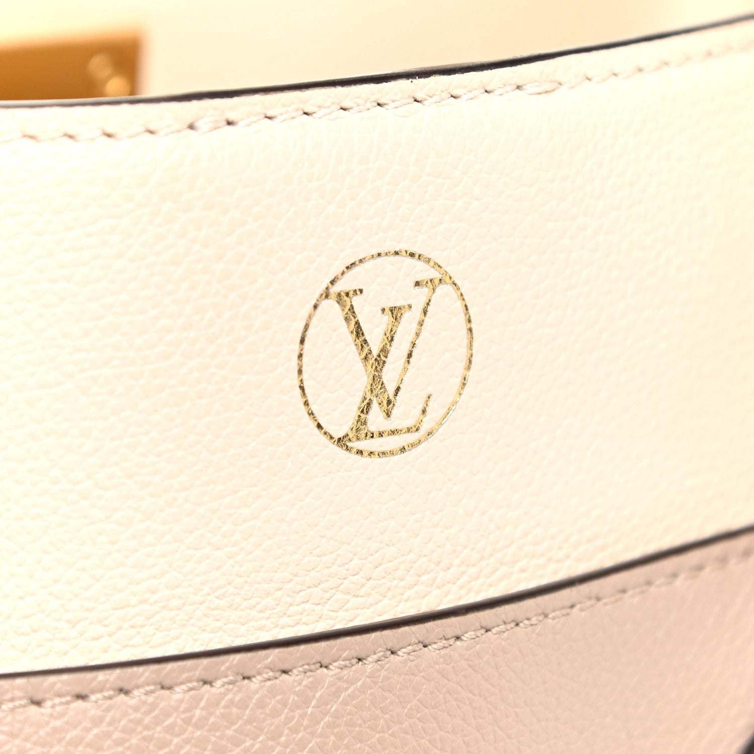Louis Vuitton Calfskin Monogram Tufting On My Side Galet 12 of 15