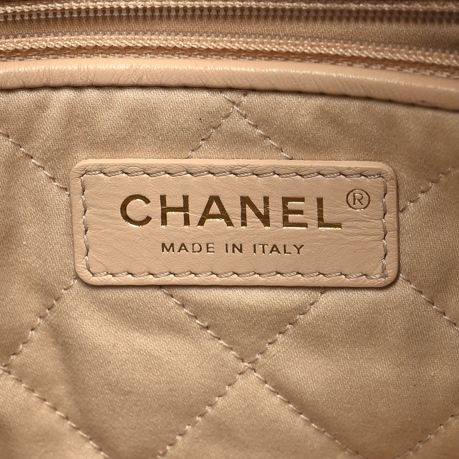 Chanel Shiny Calfskin Quilted Chanel 22 White 8 of 13
