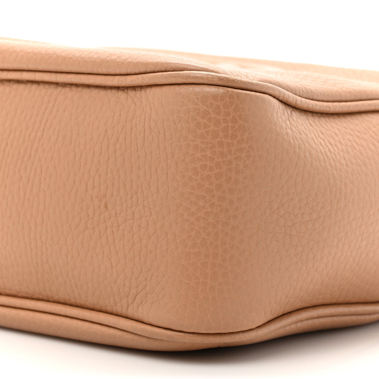 Pebbled Calfskin Small Soho Disco Bag Camelia