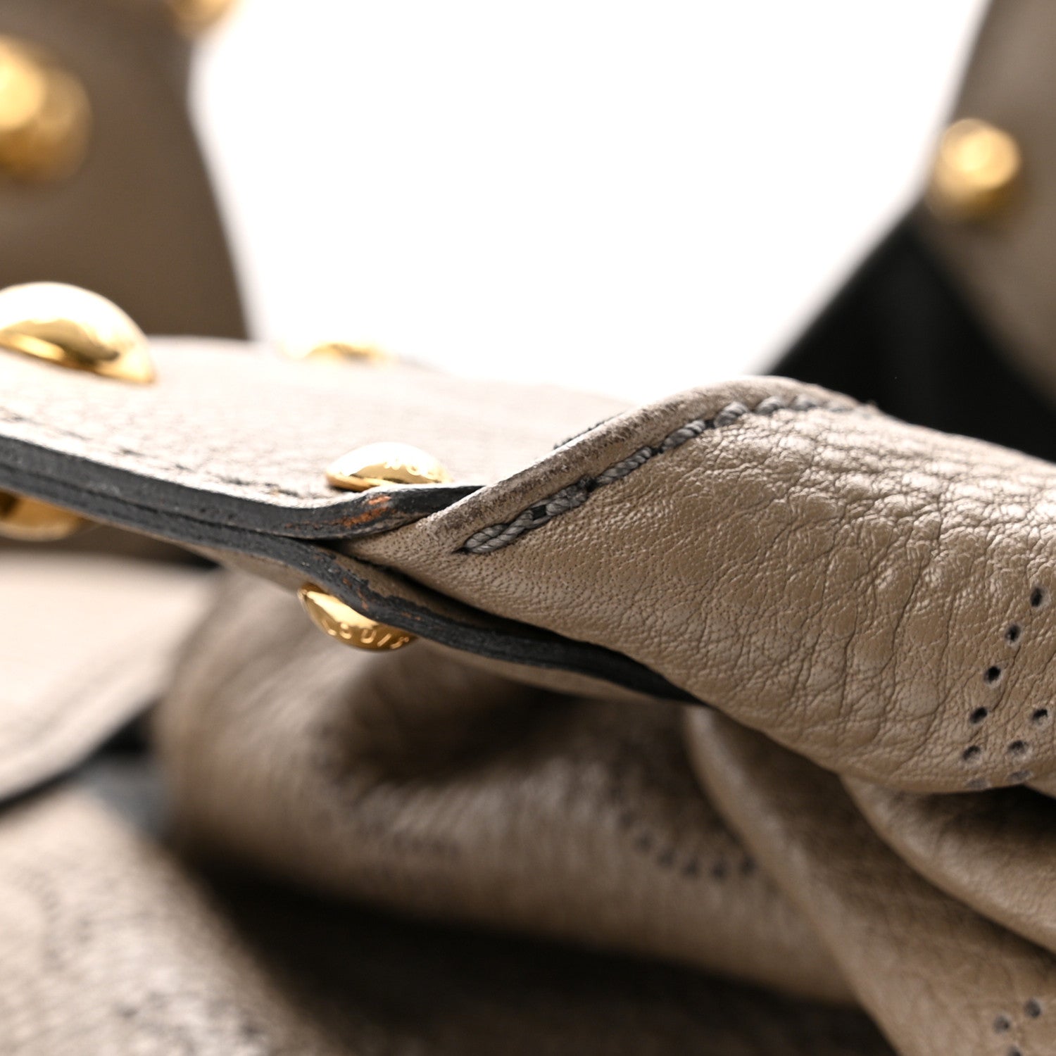 Louis Vuitton Mahina L Taupe 14 of 15