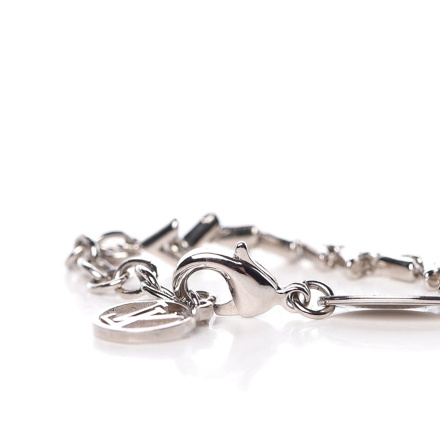 Petit Essential V Bracelet Silver