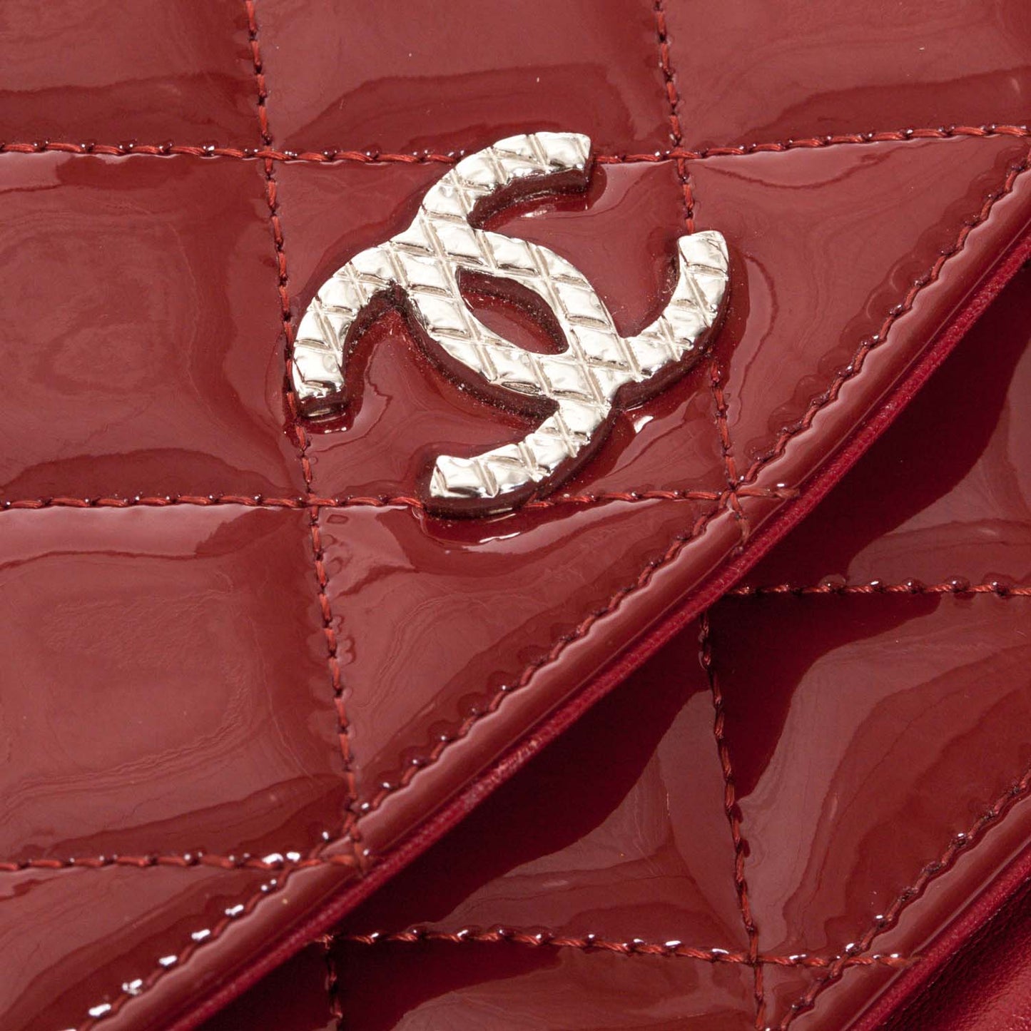 Patent Quilted Brilliant Wallet On Chain WOC Red