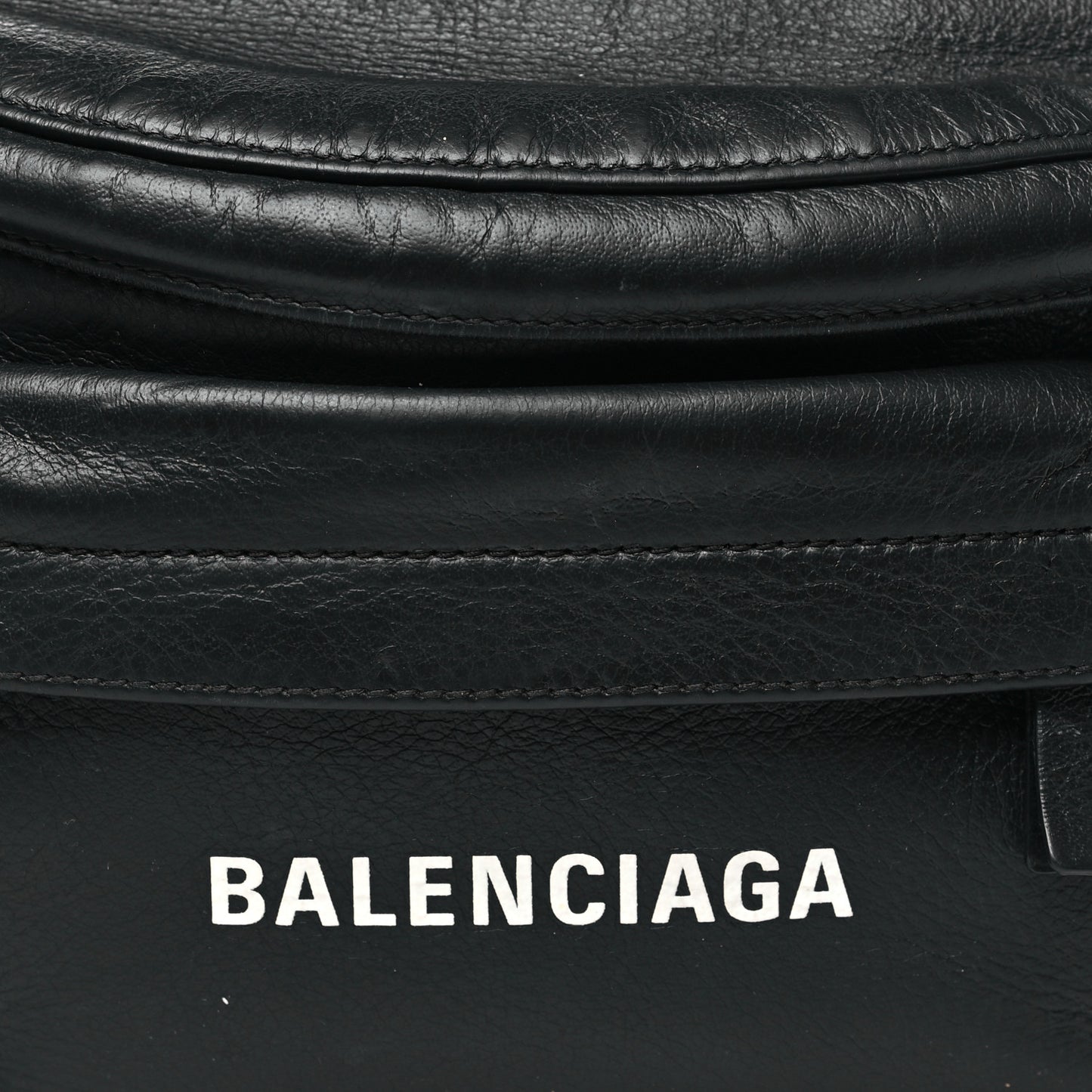 Smooth Calfskin Logo Large Everyday Beltpack Black White