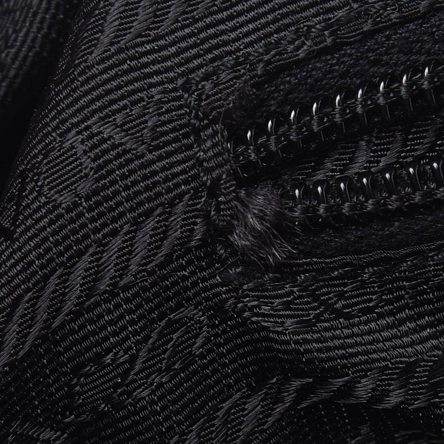 Nylon Vela Messenger Bag Black