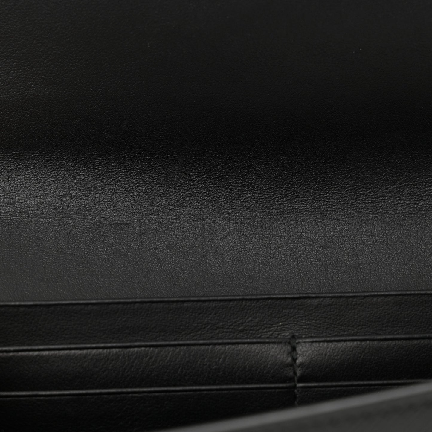 Saffiano Vernice Triangle Chain Wallet Black
