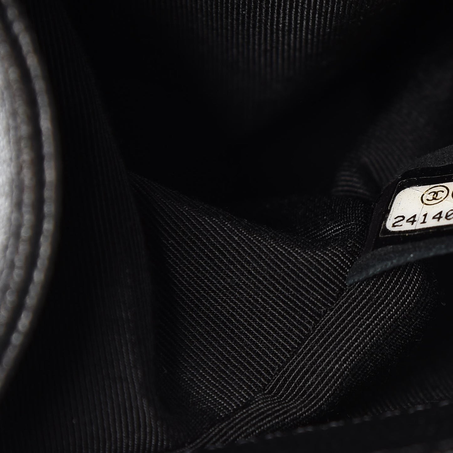 Caviar Quilted Medium Boy Flap So Black
