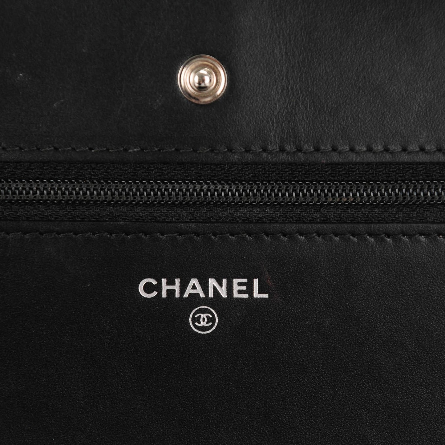 Patent Double Quilted Wallet On Chain WOC Black