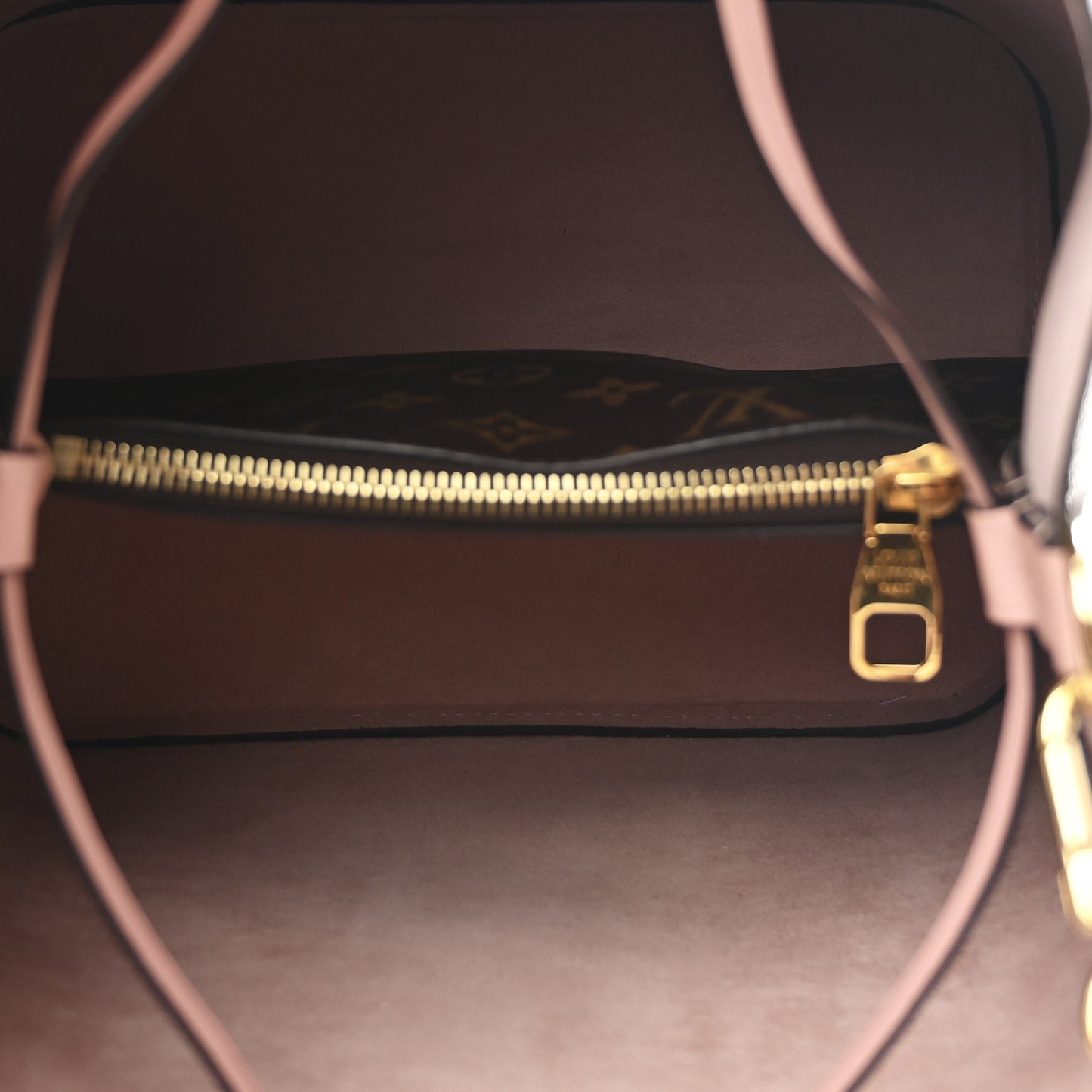 Monogram Neonoe MM Rose Poudre