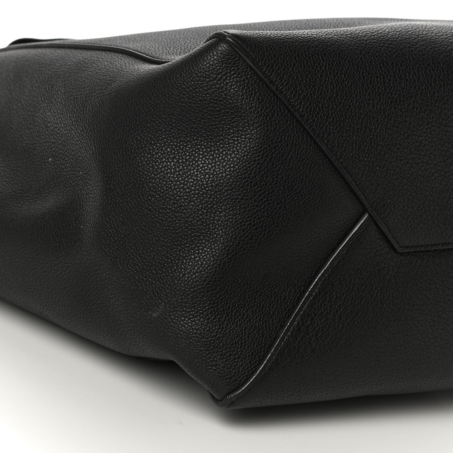 Soft Grained Calfskin Medium Belt Cabas Phantom Black