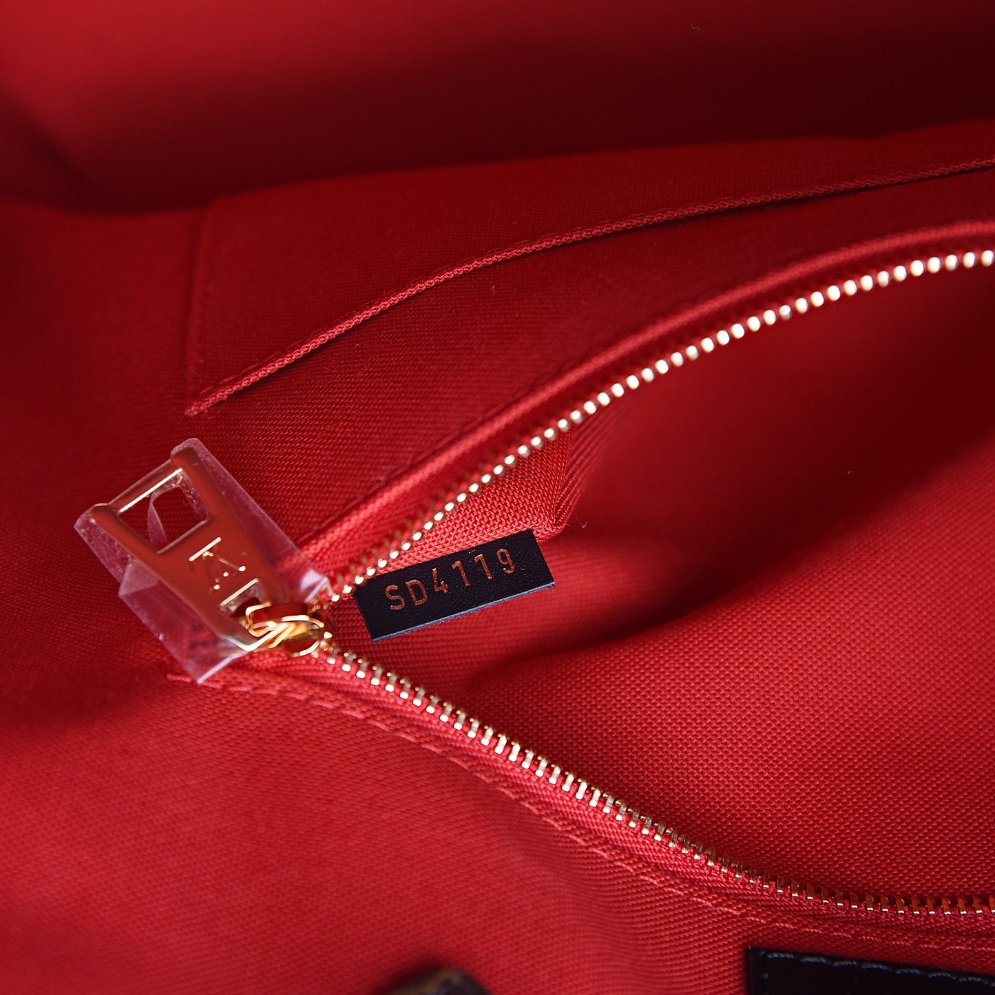 Reverse Monogram Giant Onthego MM