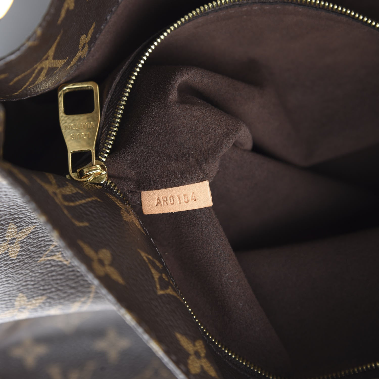 Louis Vuitton Monogram Metis 6 of 11