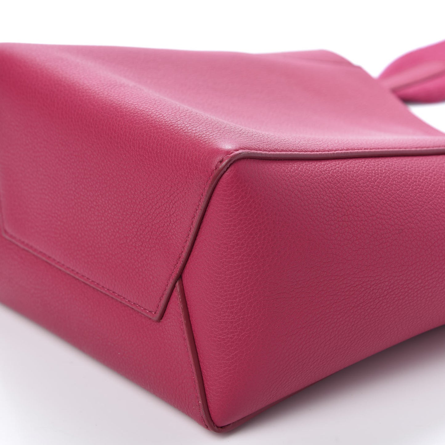 Soft Grained Calfskin Small Sangle Bucket Bag Pink