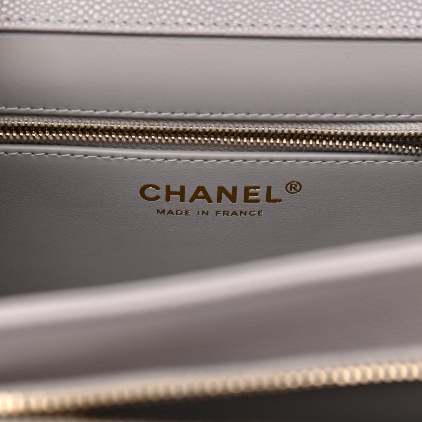 Caviar Quilted Medium Business Affinity Flap Grey