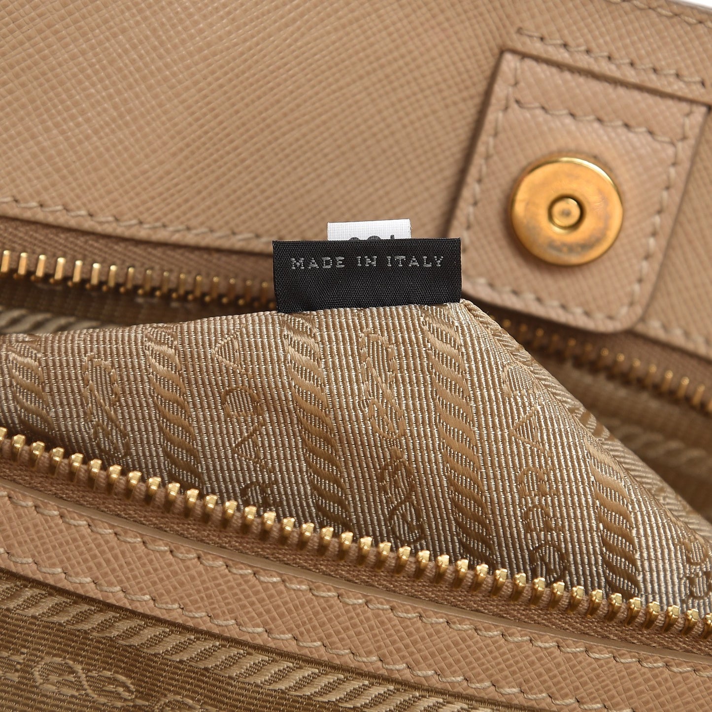 Saffiano Lux Large Tote Sabbia
