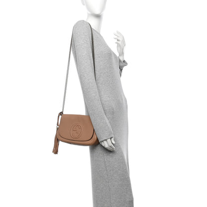 Gucci Pebbled Calfskin Medium Soho Flap Crossbody Camelia 2 of 12