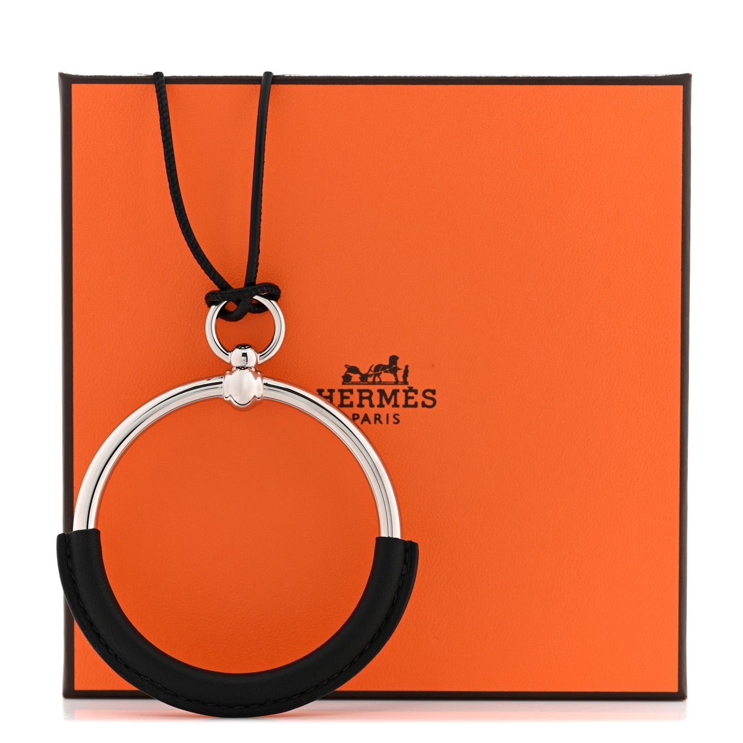 Swift Grand Loop Pendant Necklace Black