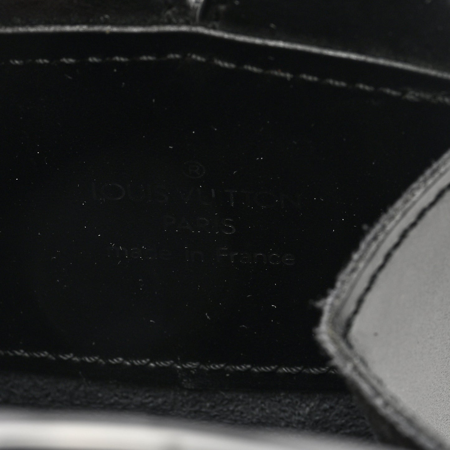 Epi Minuit Black