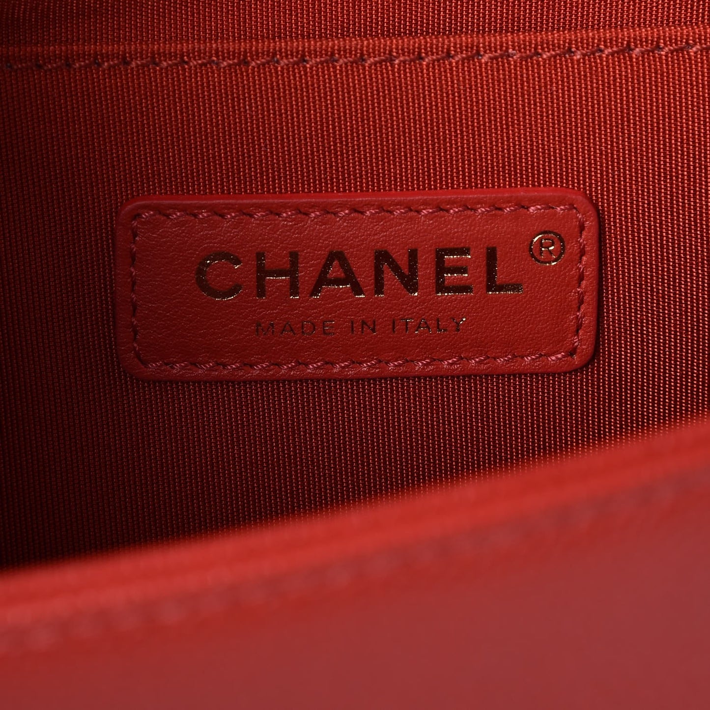 Caviar Chevron Quilted Medium Boy Flap Red