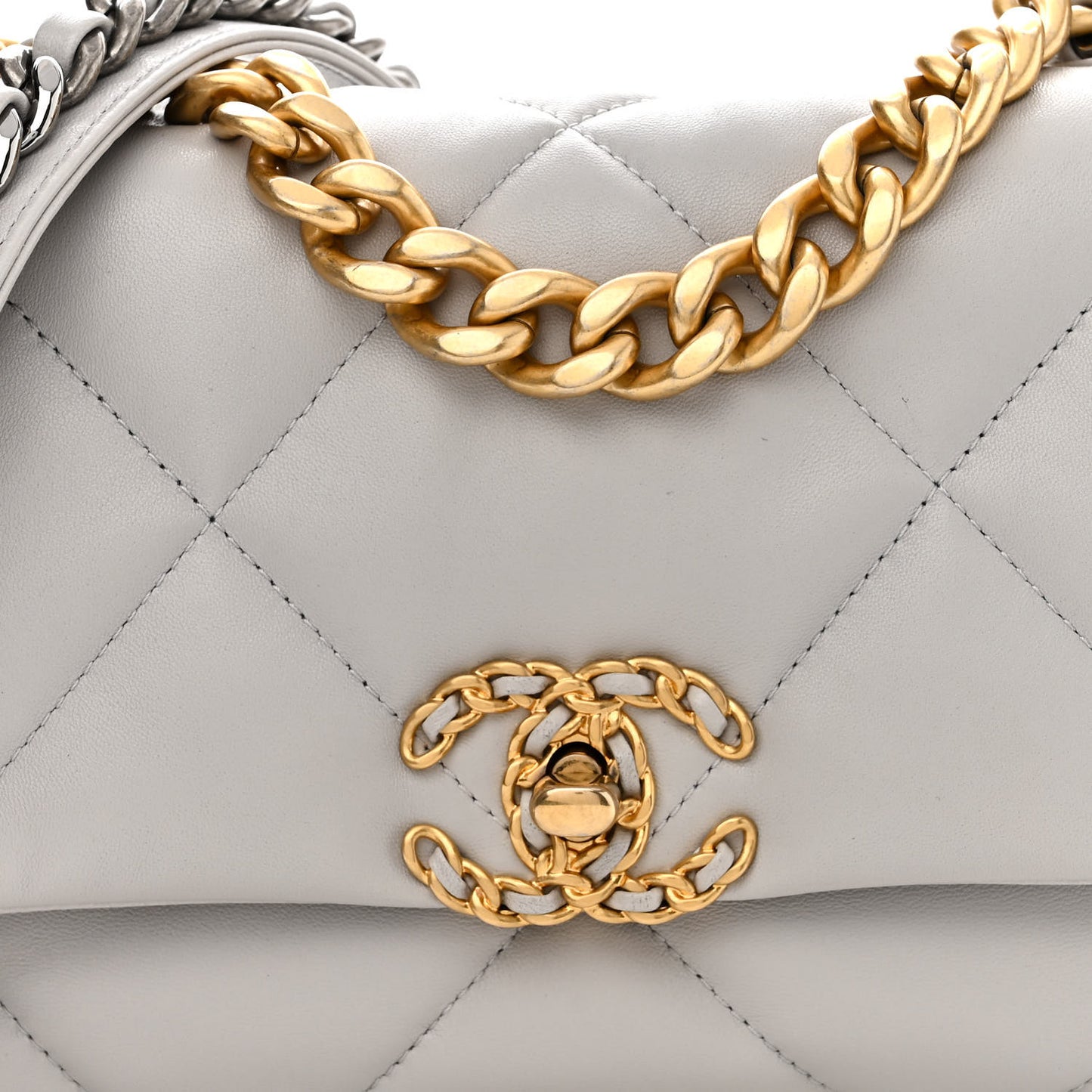 Lambskin Quilted Medium Chanel 19 Flap Grey