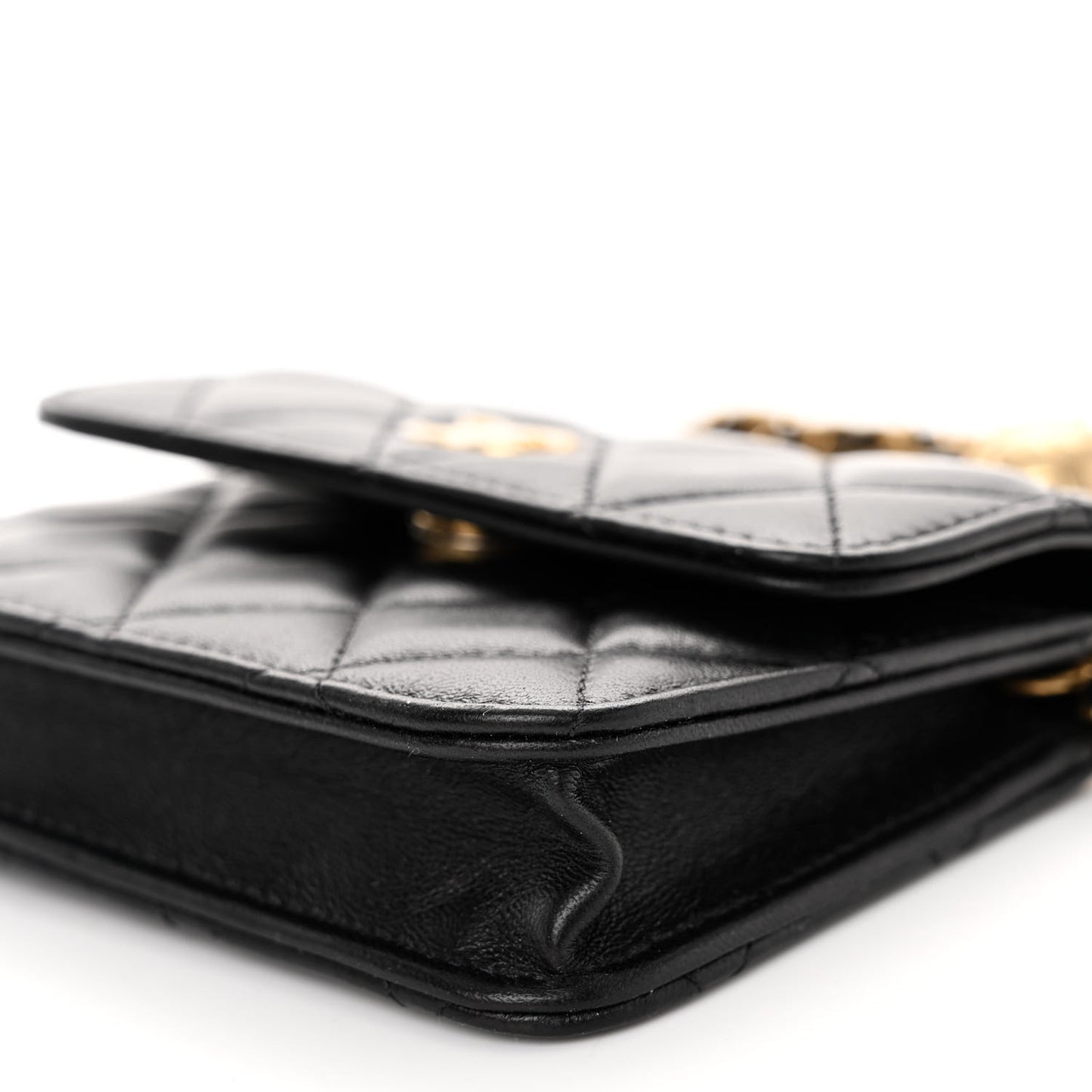 Lambskin Quilted Pearl Crush Clutch With Chain Black