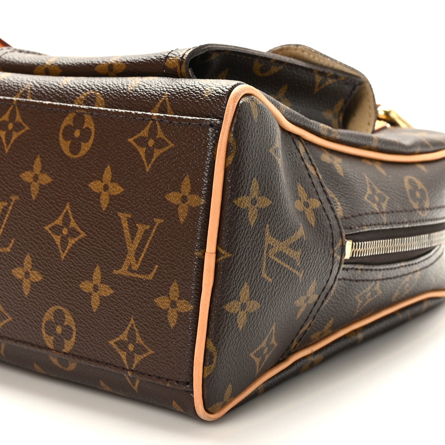 Louis Vuitton Monogram Manhattan GM 8 of 8