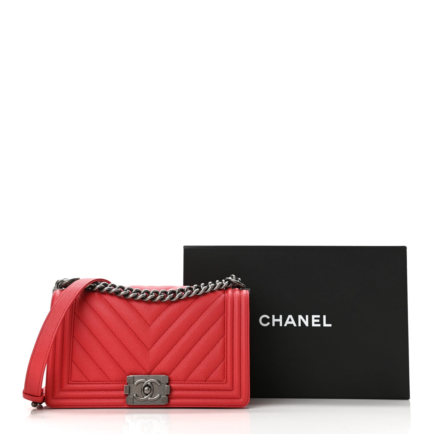 Caviar Chevron Quilted Medium Boy Flap Red