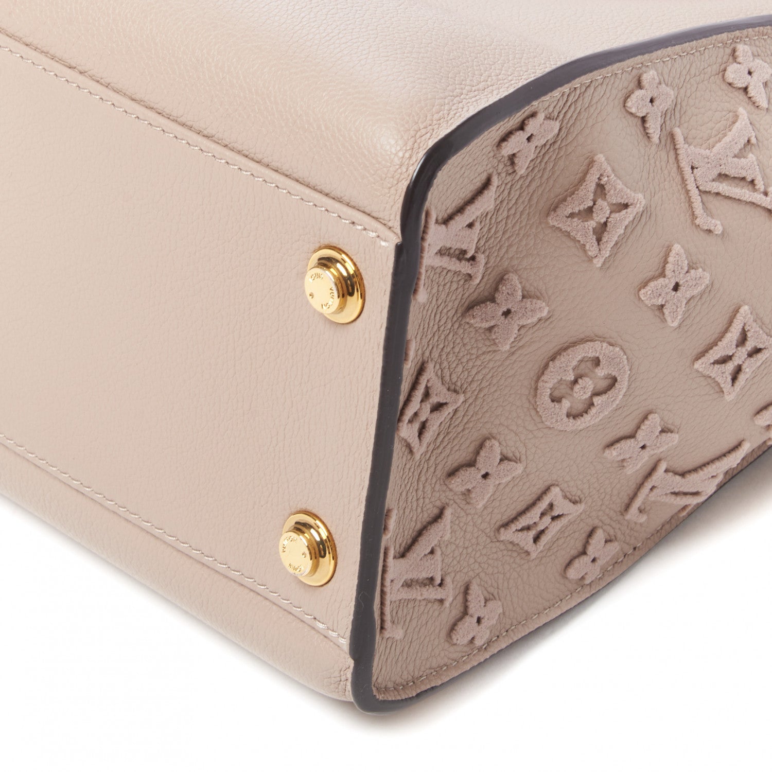 Louis Vuitton Calfskin Monogram Tufting On My Side Galet 5 of 9