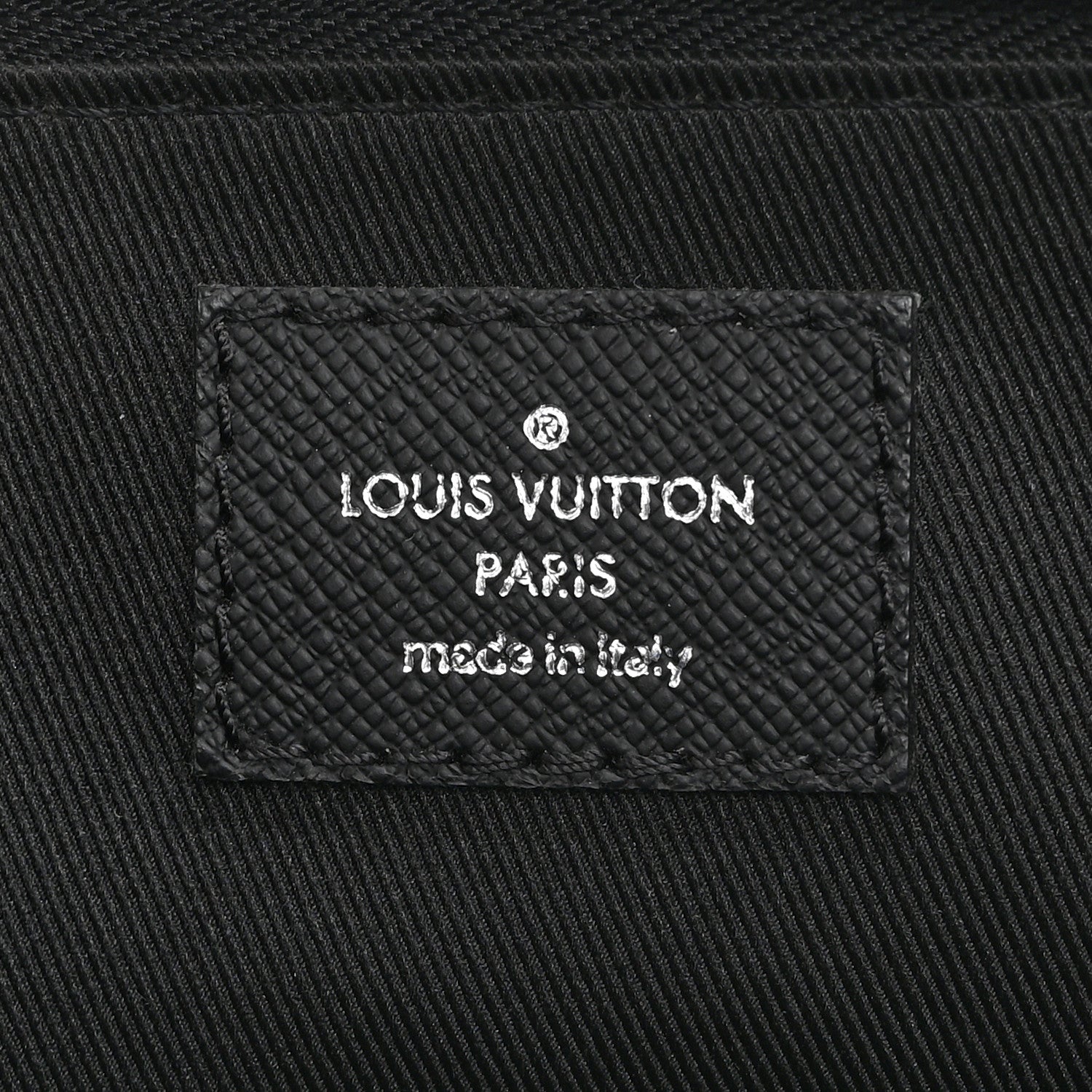 Louis Vuitton Taiga Pochette 24 Heures Black 6 of 9