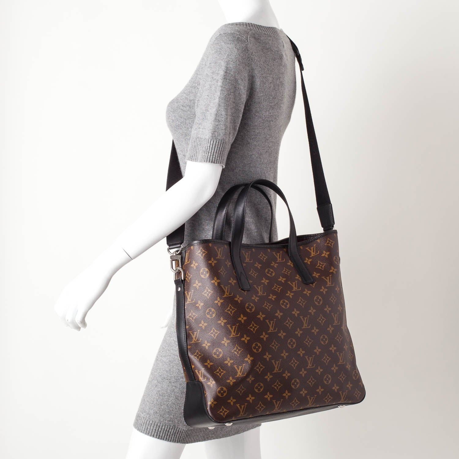 Louis Vuitton Monogram Macassar Davis 2 of 9