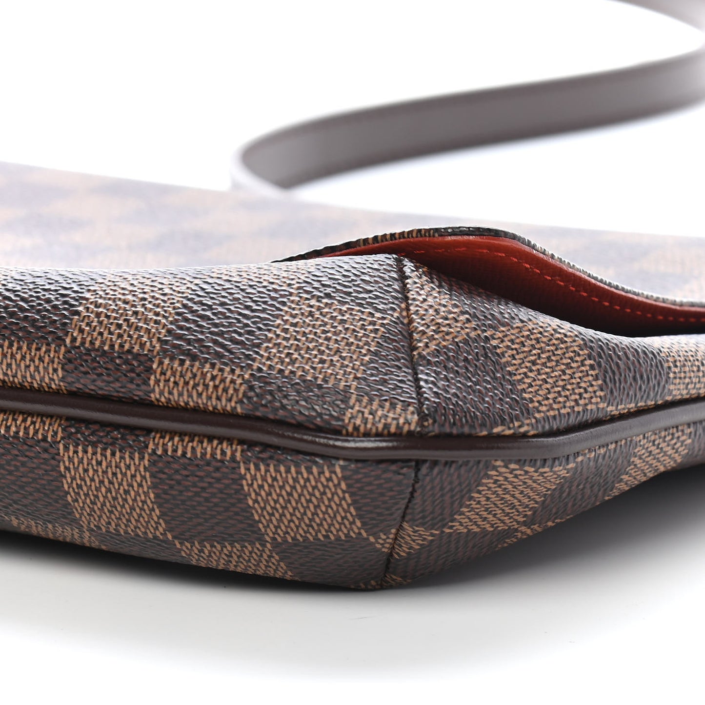 Damier Ebene Musette Tango