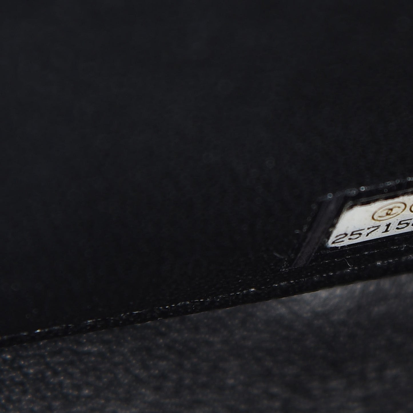 Caviar Quilted Medium Business Affinity Flap Black