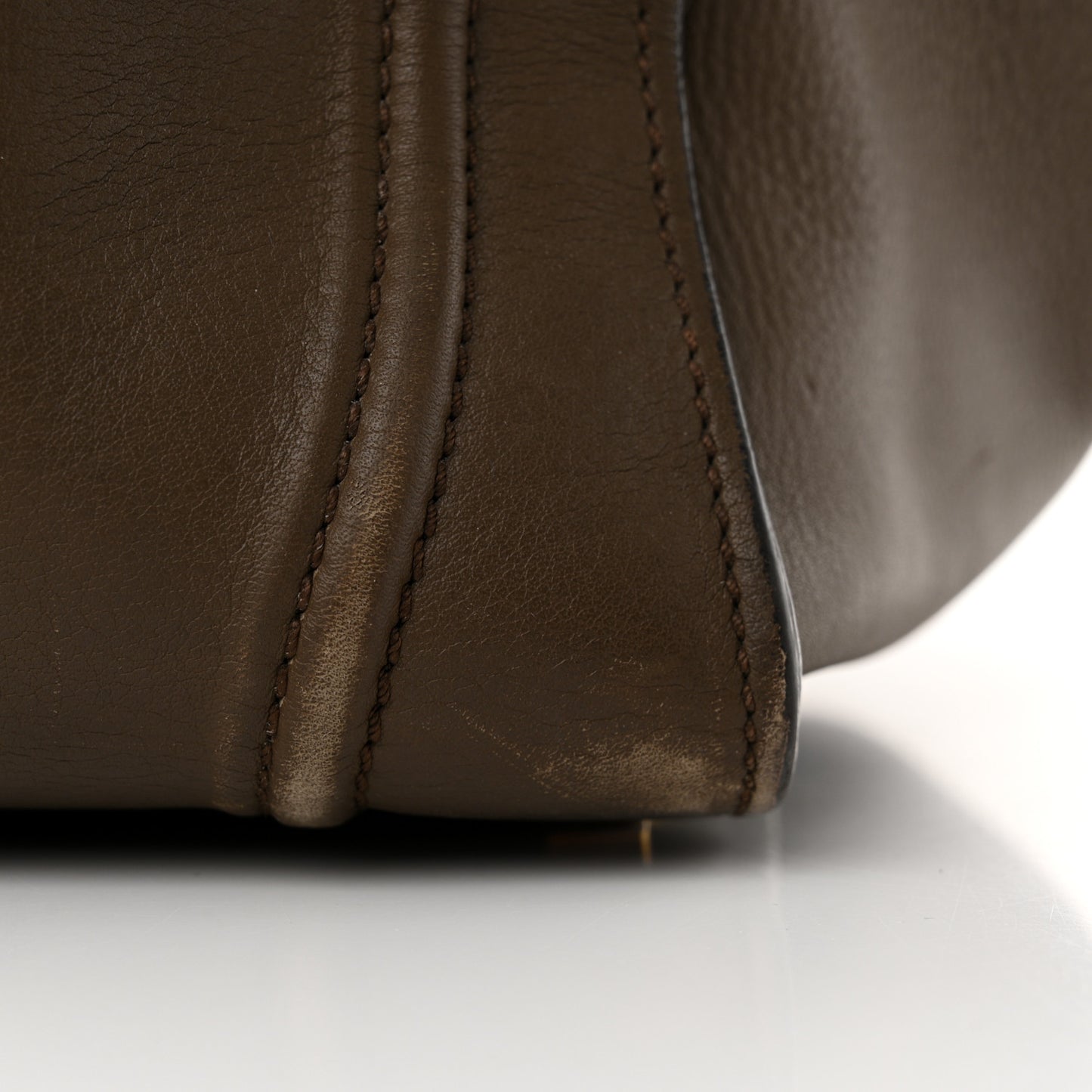 Grained Calfskin Medium Phantom Luggage Taupe