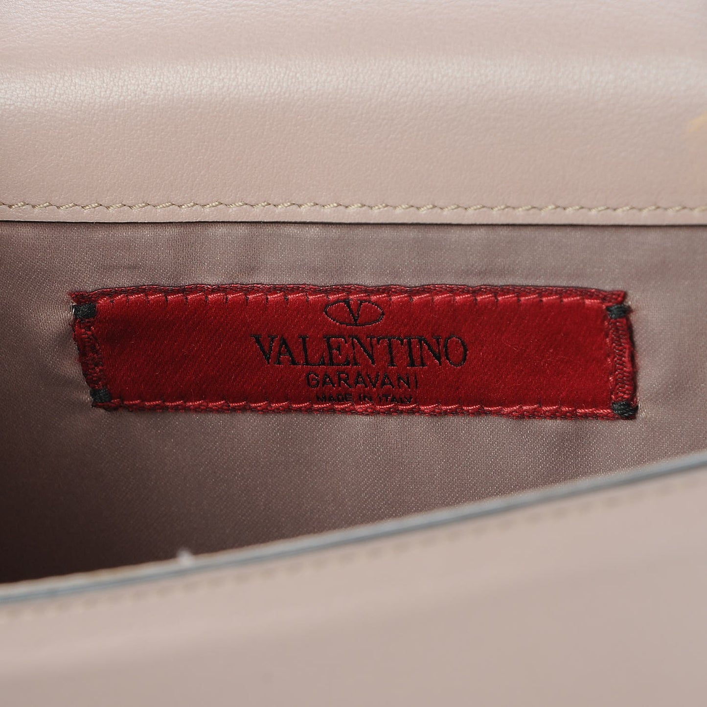 Vitello Rockstud Chain Flap Crossbody Bag Poudre
